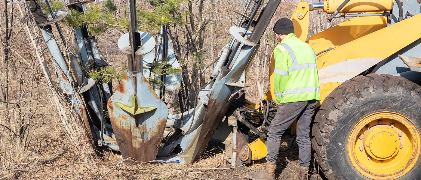 Tree spade equipment used for urban landscaping and tree relocation